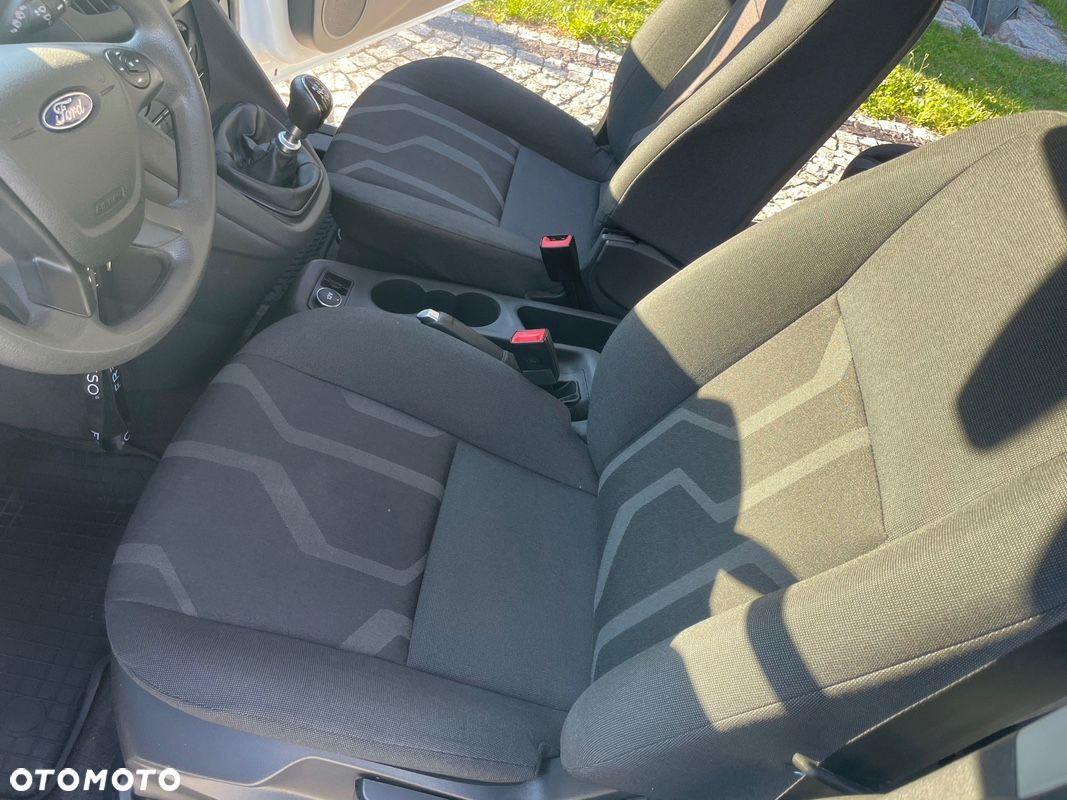 Ford Tourneo Connect - 11