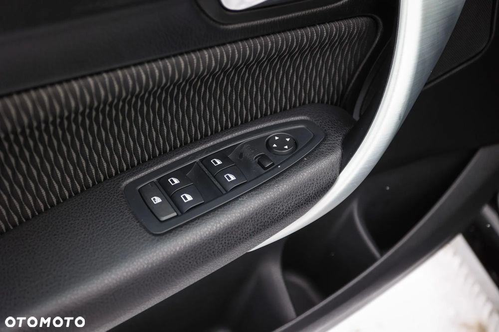 BMW Seria 1 118d Sport Line - 30