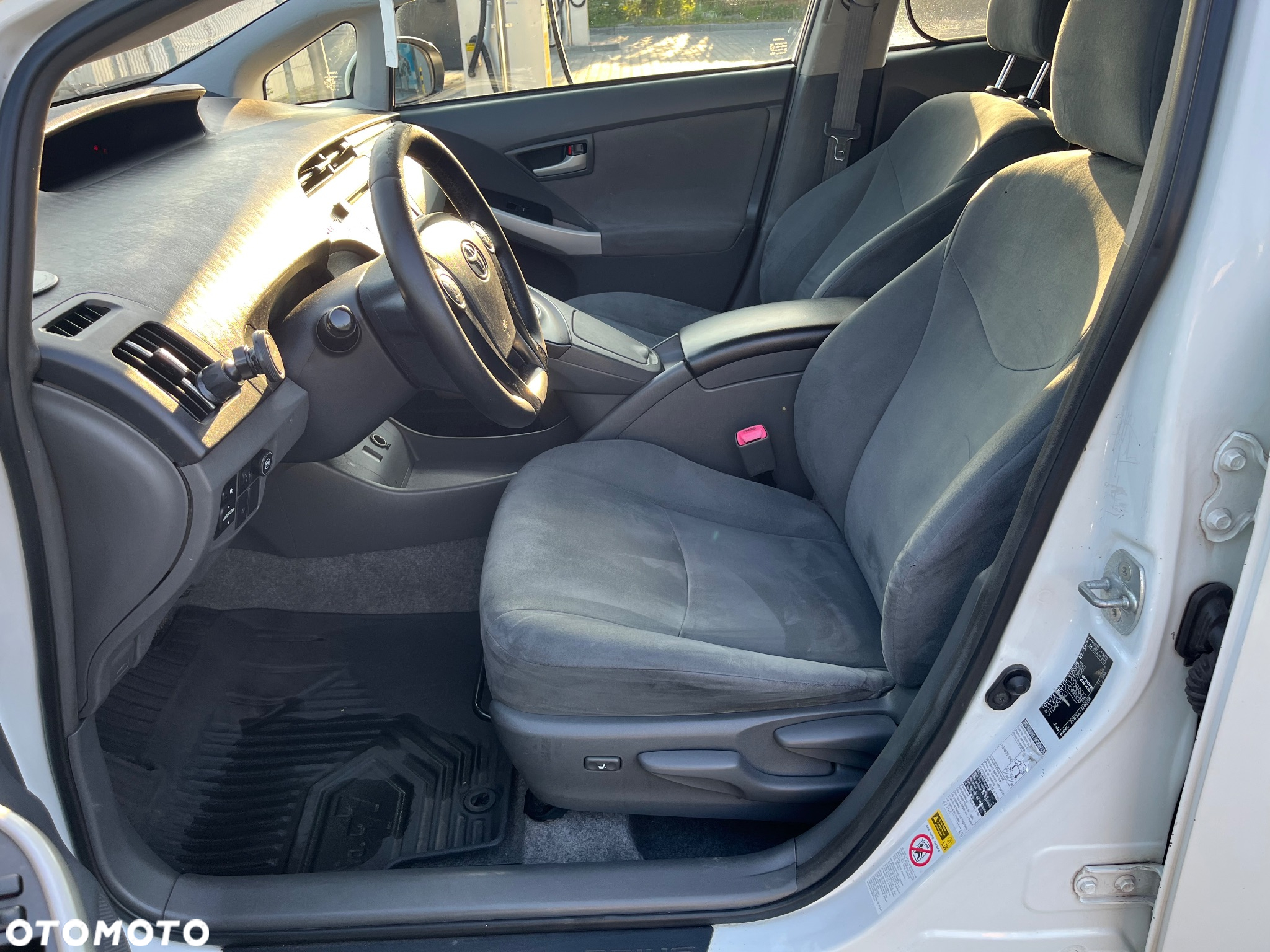 Toyota Prius (Hybrid) Comfort - 10