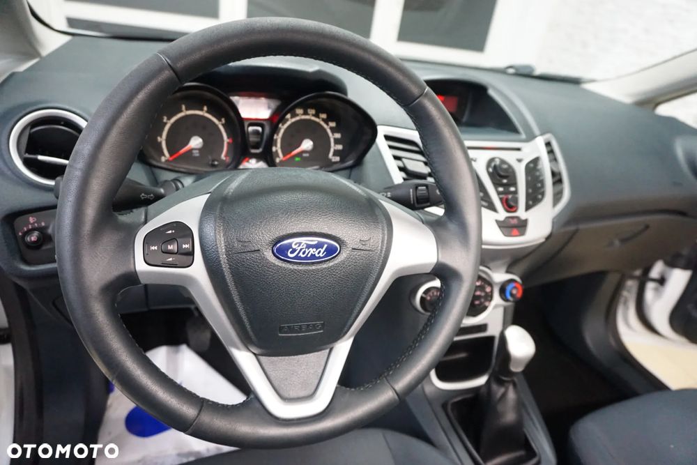 Ford Fiesta 1.4 Silver X (Trend) EU5 - 21