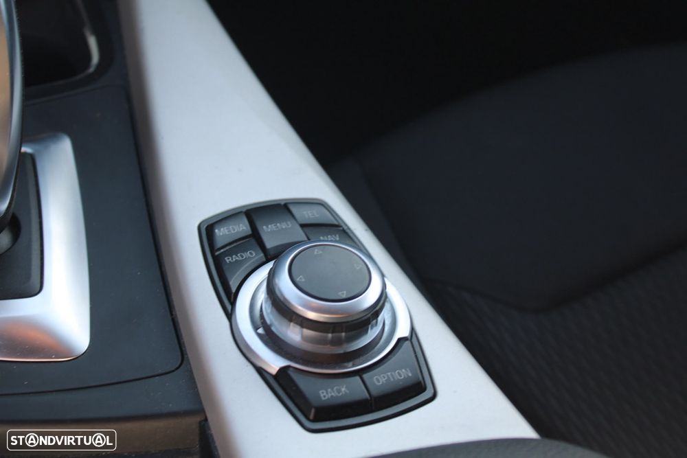 BMW 318 d Auto - 24