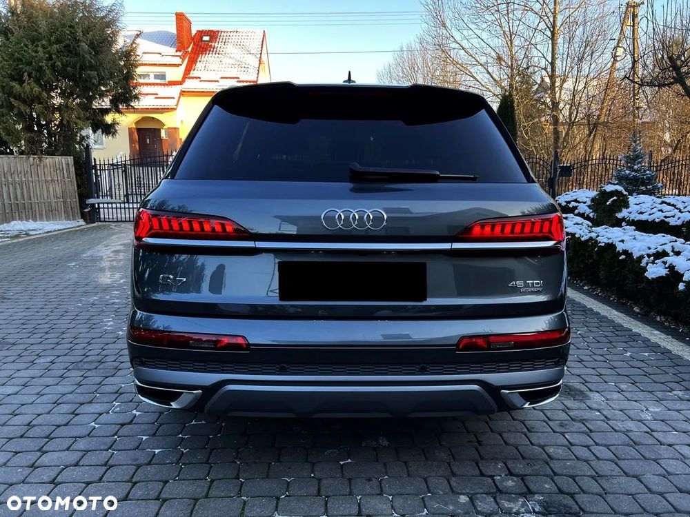 Audi Q7 - 11