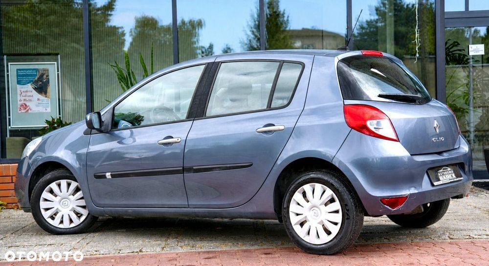 Renault Clio - 8