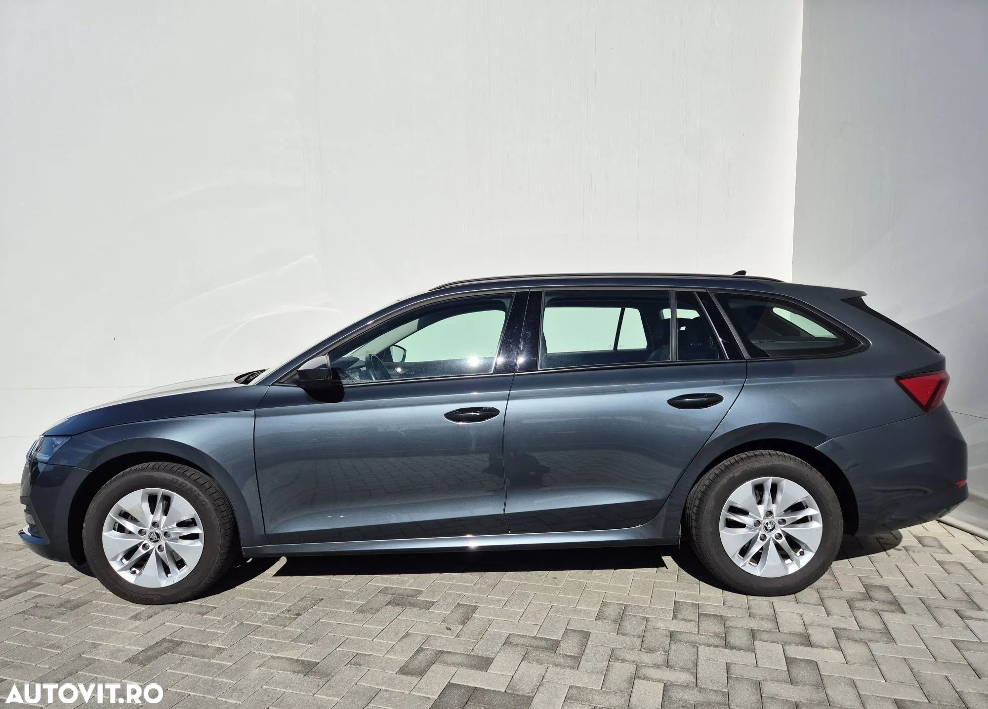 Skoda Octavia Combi 2.0 TDI DSG Ambition - 2