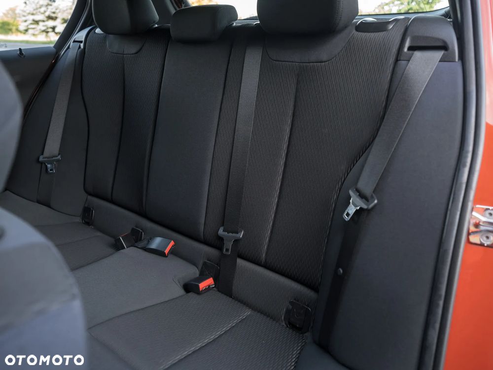 BMW Seria 1 116d DPF - 31