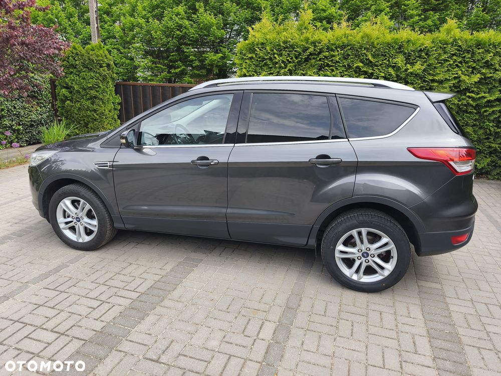 Ford Kuga 2.0 TDCi 2x4 Titanium - 3