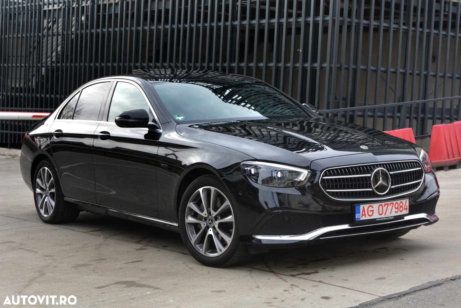 Mercedes-Benz E 300 de Aut. - 3