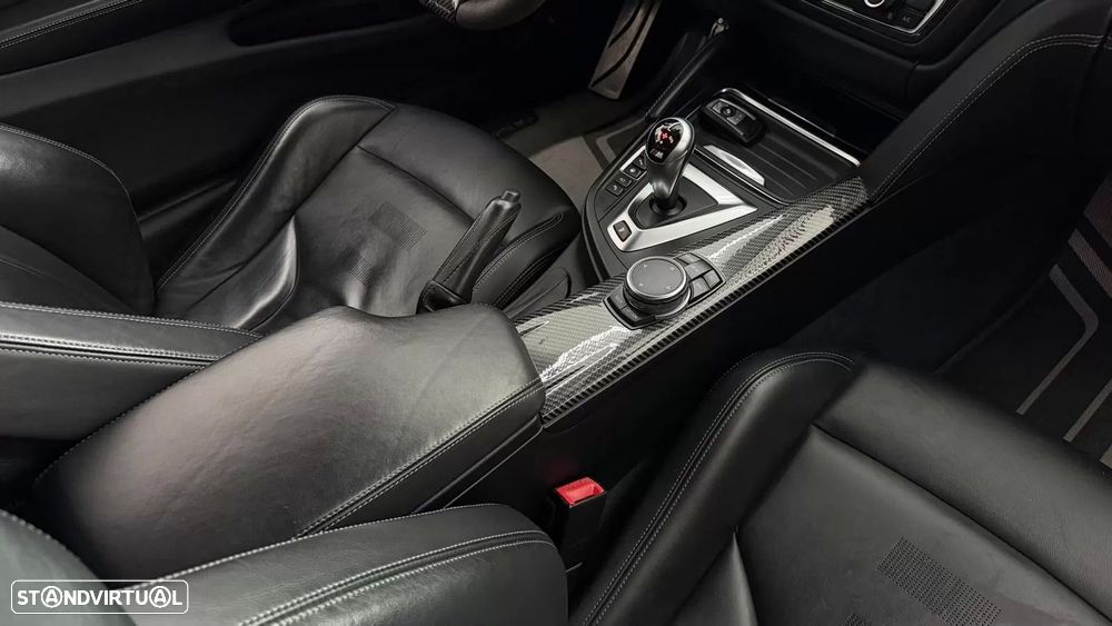 BMW M4 Auto - 36