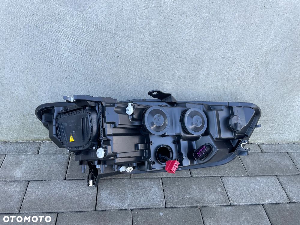 LAMPA PRZEDNIA LEWA AUDI A6 C7 4G0 2010-2014 - NOWA BI-XENON HELLA - 2