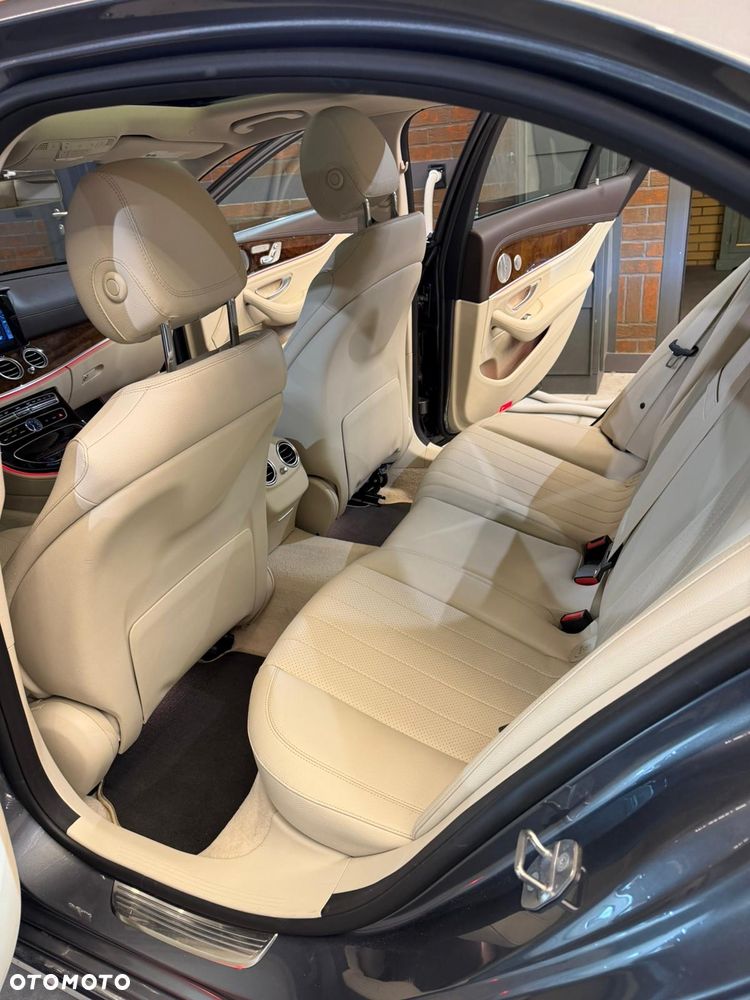 Mercedes-Benz Klasa E - 38