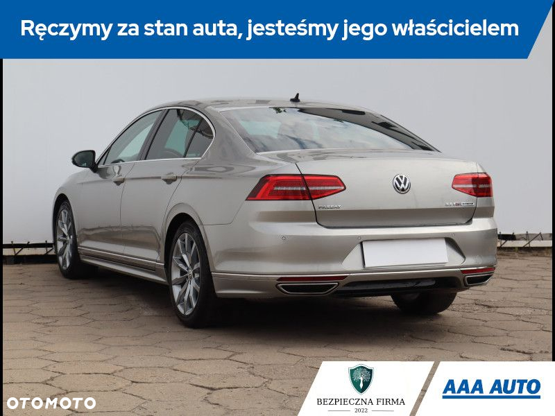 Volkswagen Passat - 5