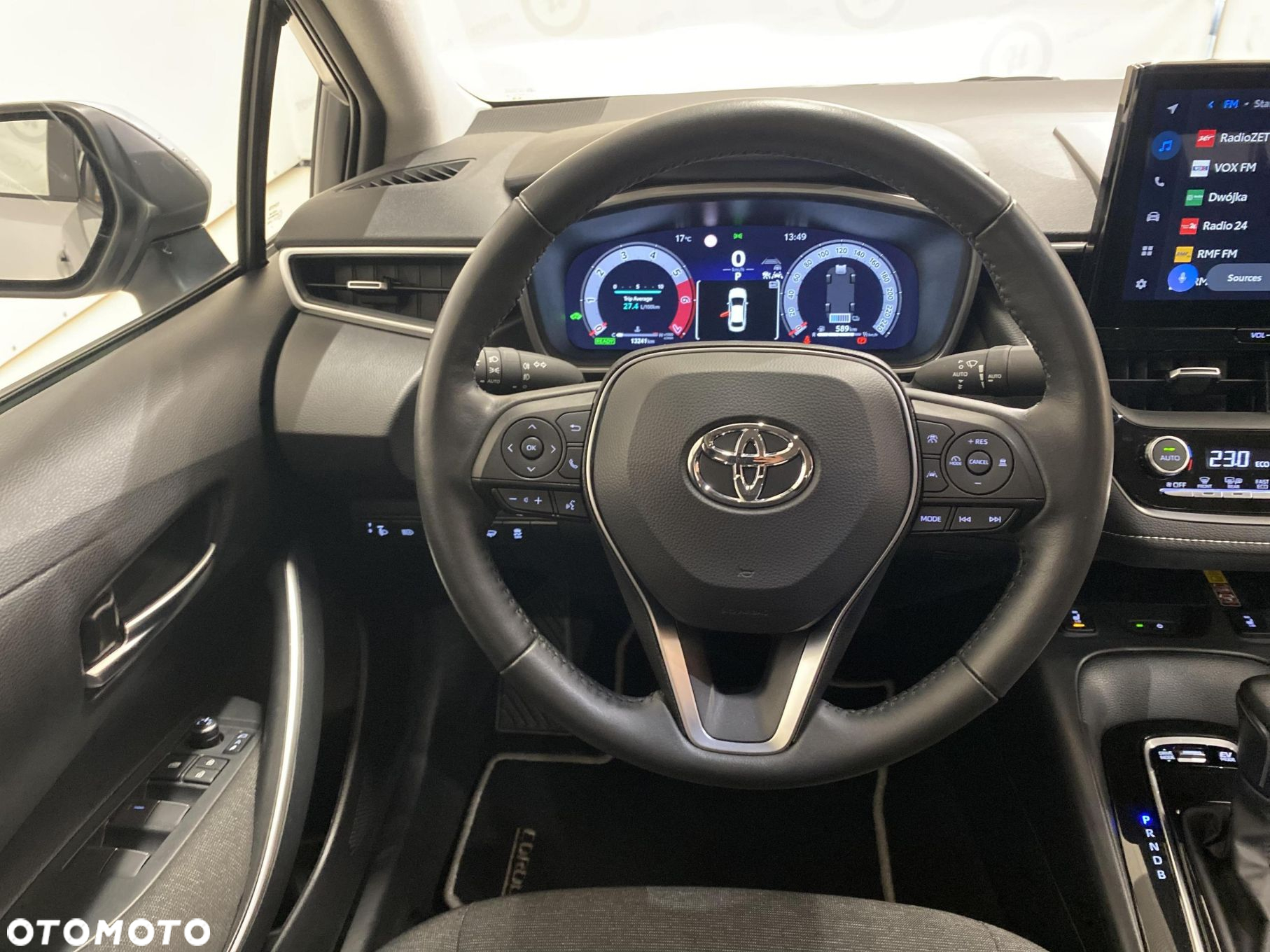 Toyota Corolla 1.8 Hybrid Comfort - 12