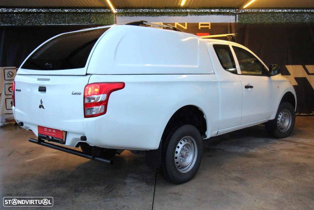 Mitsubishi L200 2.4 DI-D CD Space Cab 3L Instyle Sportbox 4WD - 4