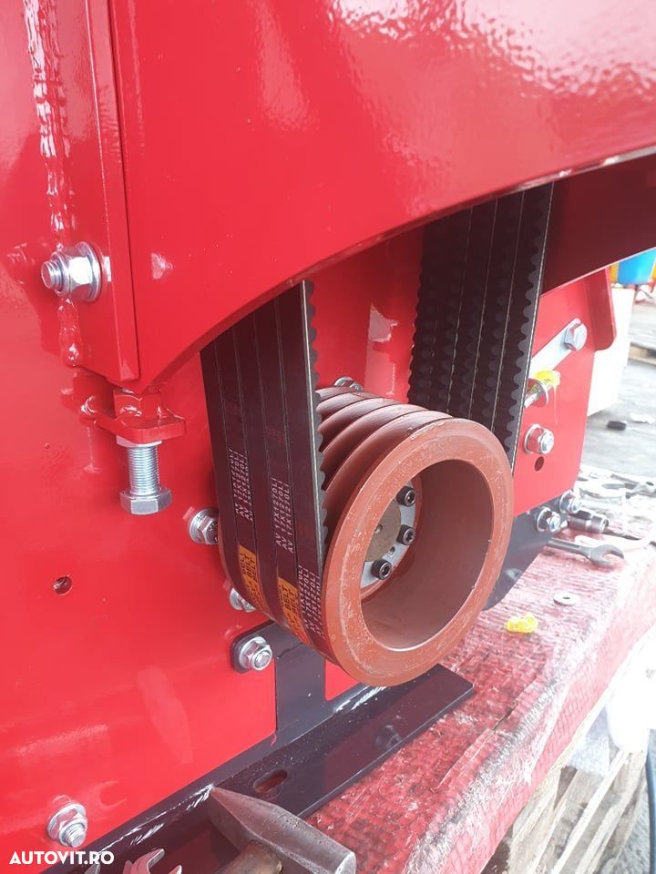 Tocatoare resturi vegetale dezaxabila tractor - 6