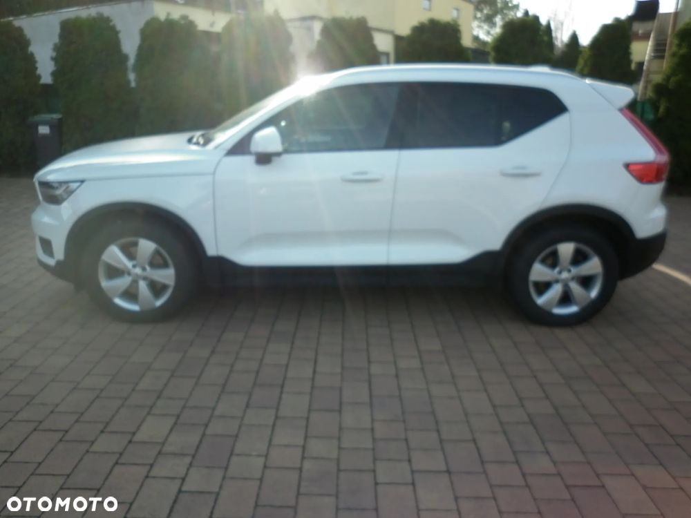 Volvo XC 40 D3 AWD Geartronic Momentum Pro - 9