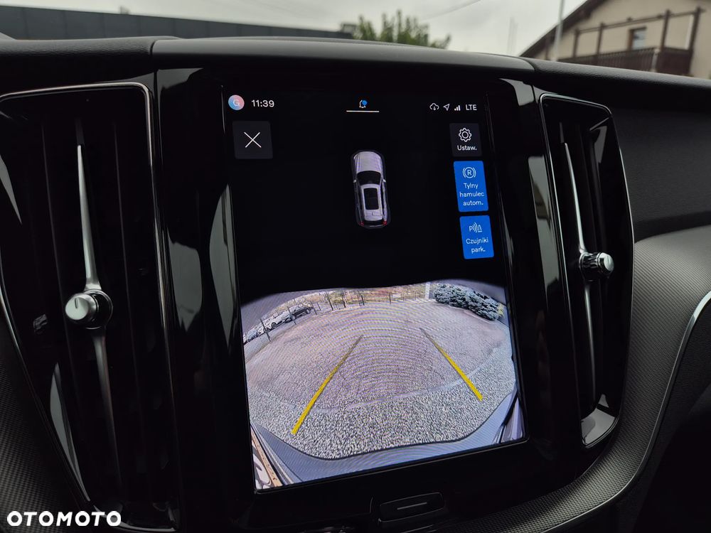 Volvo XC 60 T6 Plug-In Hybrid AWD Plus Black Edition - 16
