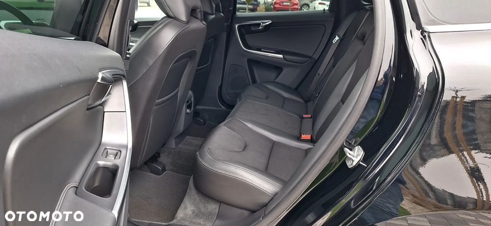 Volvo XC 60 D4 AWD Geartronic Momentum - 13