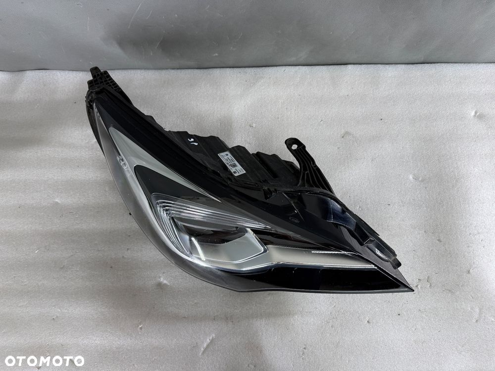 Reflektor Przód strona prawa Opel Astra K V 5 39077807 LUX - 3