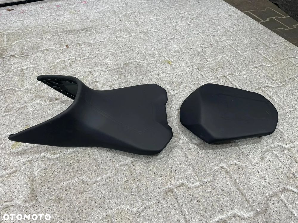 siedzenie kierowcy i pasażera, mocowanie tablicy rejestracyjnej KTM Super Duke 1290 GT  (nr1367) - 6