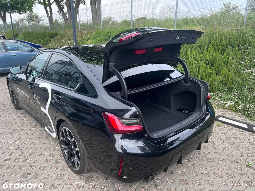 BMW Seria 3 320d xDrive mHEV - 30