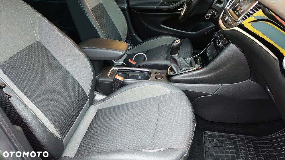 Opel Astra 1.2 T Business Elegance S&S - 12