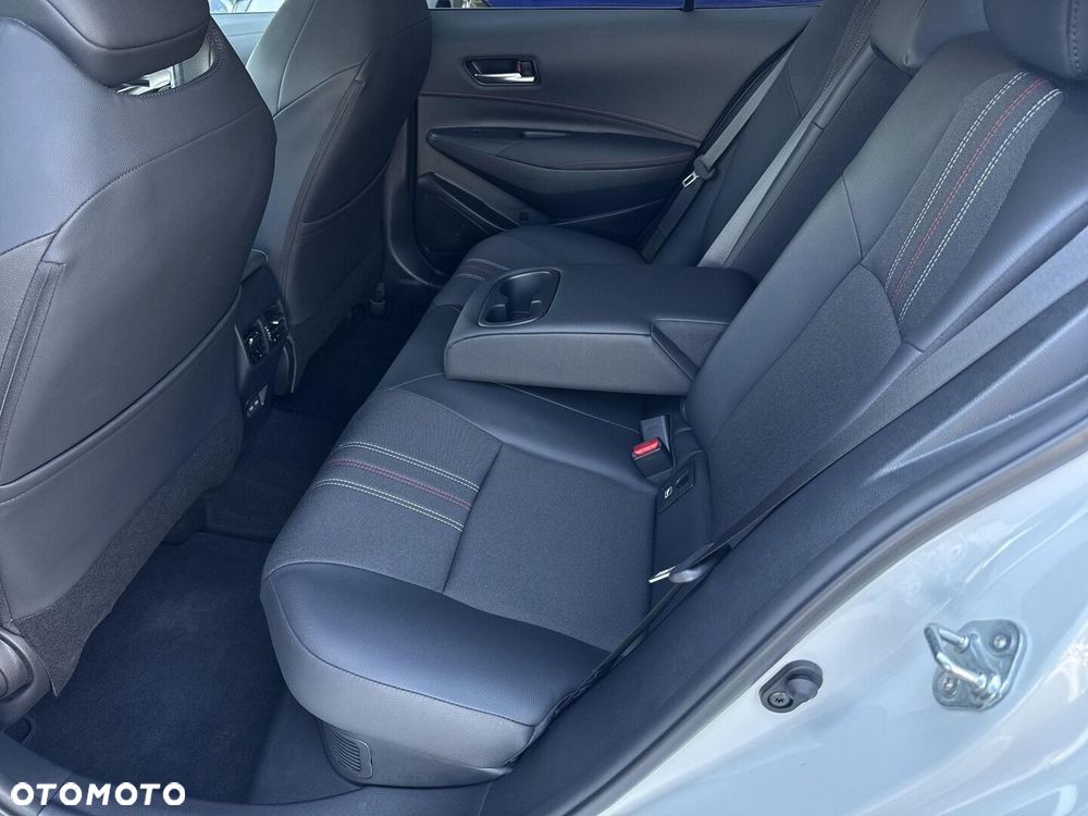 Toyota Corolla 1.8 Hybrid GR Sport - 32