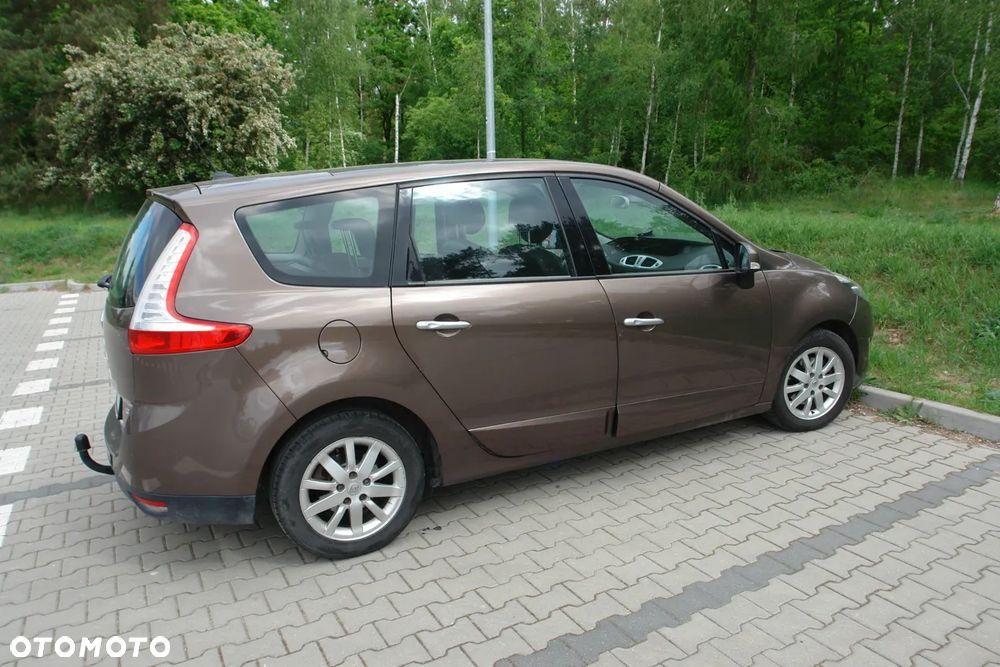 Renault Grand Scenic - 1