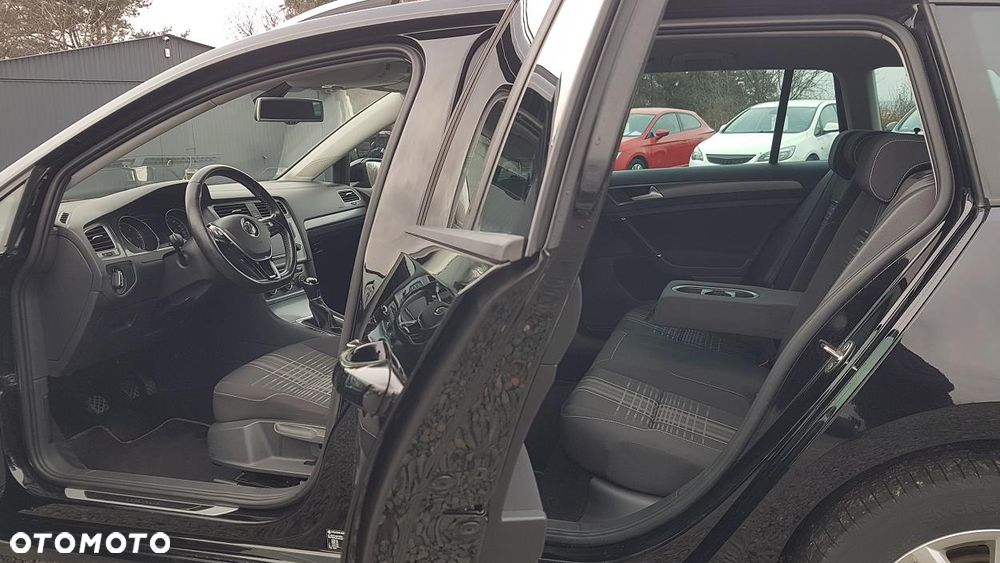 Volkswagen Golf Variant 2.0 TDI BlueMotion Technology Lounge - 18