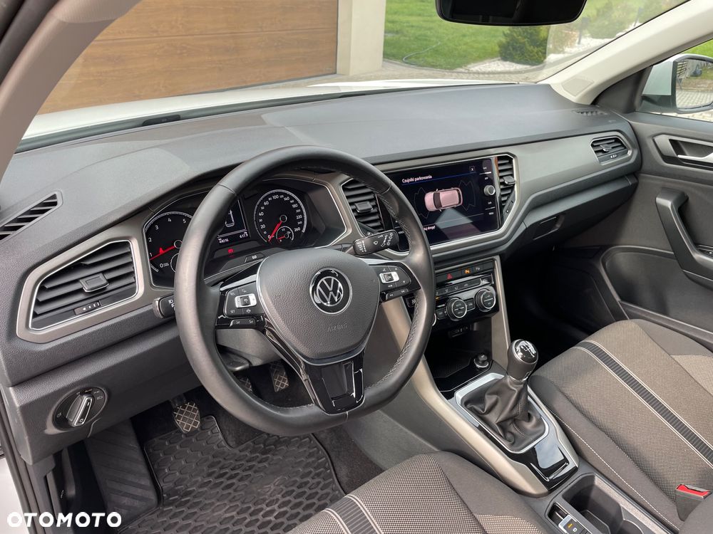 Volkswagen T-Roc - 10