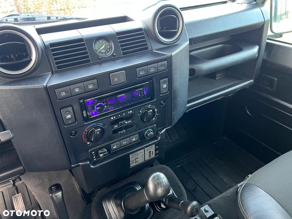 Land Rover Defender 90 DPF SE - 21