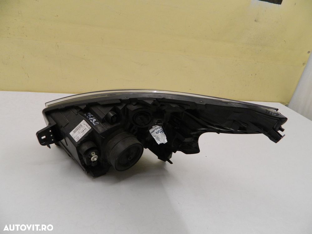 Far dreapta Opel Vivaro B Halogen, 2014, 2015, 2016, 2017, 2018, 2019, cod origine 2601006647R. - 8