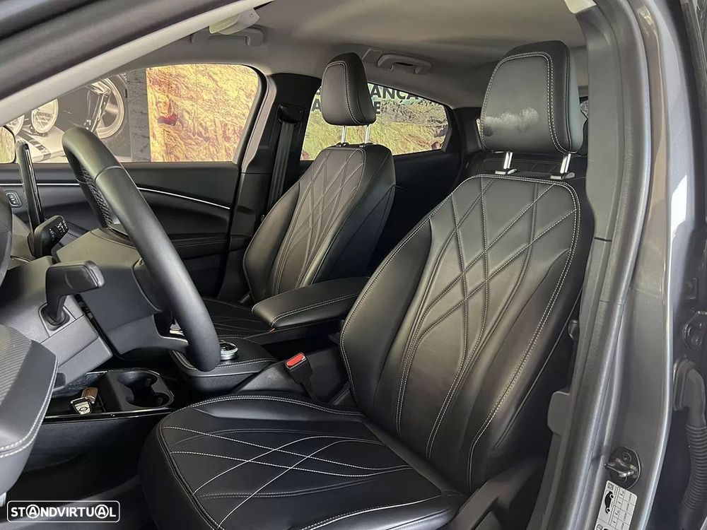 Ford Mustang Mach-E - 8