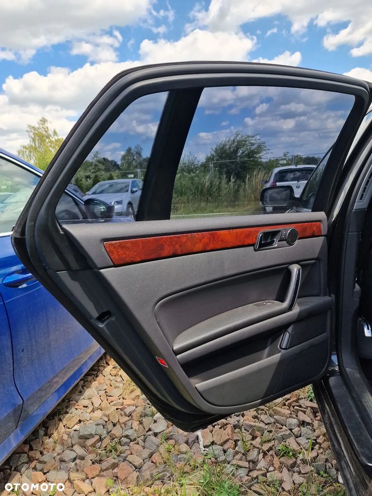 Volkswagen Phaeton 4.2 V8 4Mot (5 os.) - 12