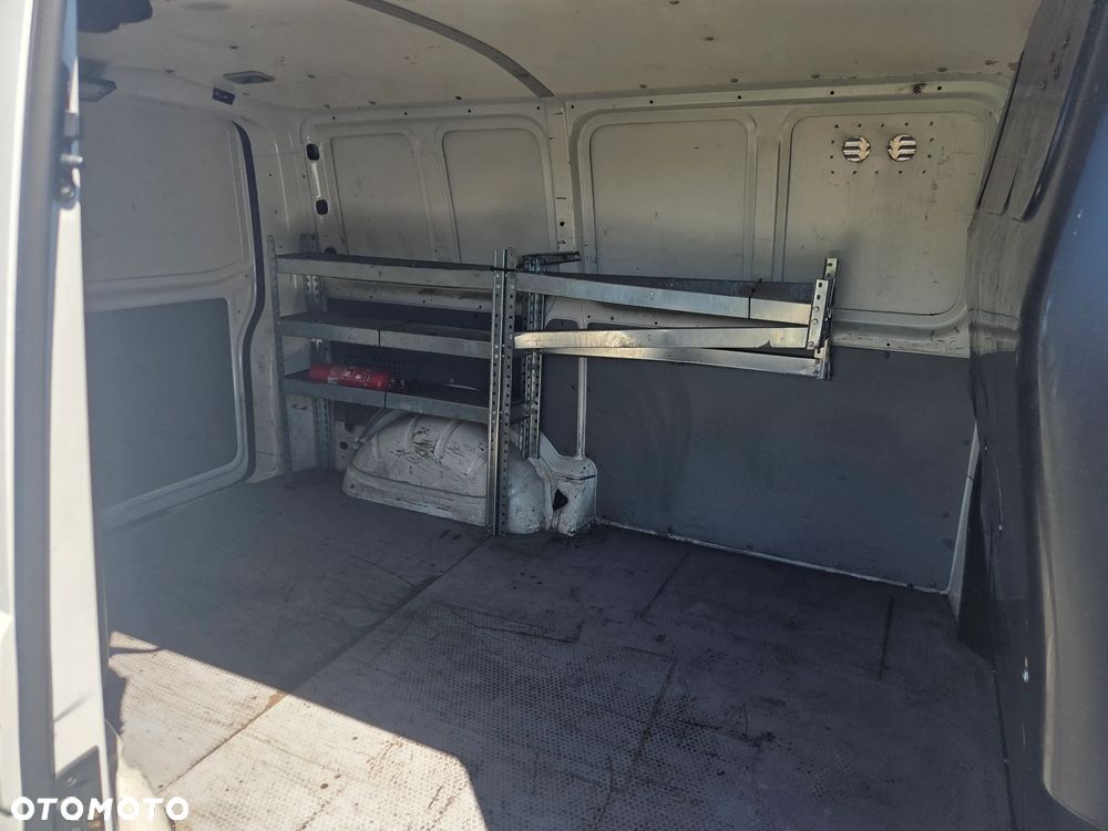 Volkswagen Transporter - 9