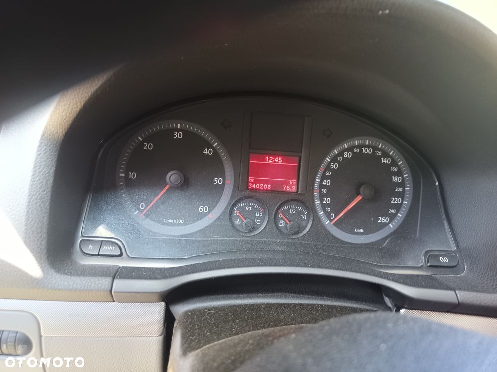 Volkswagen Jetta - 1
