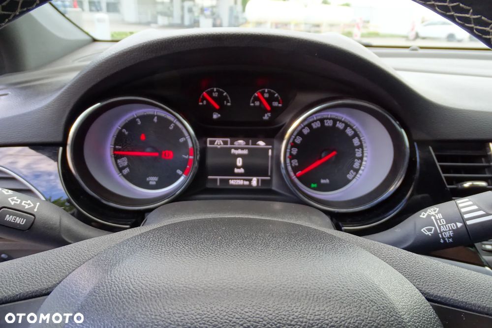 Opel Astra 1.4 Turbo Innovation - 24