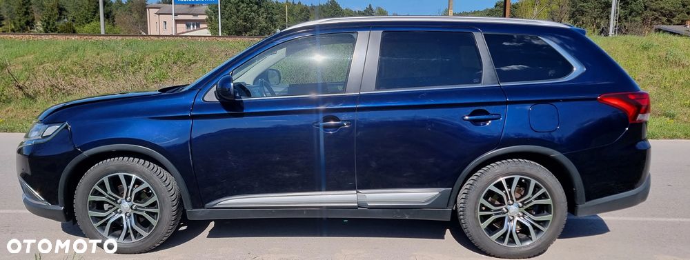 Mitsubishi Outlander 2.0 Intense + Navi 4WD CVT - 9