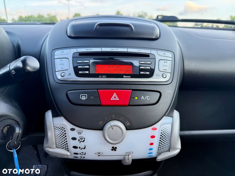 Toyota Aygo 1.0 VVT-i Sol EU5 MM - 23