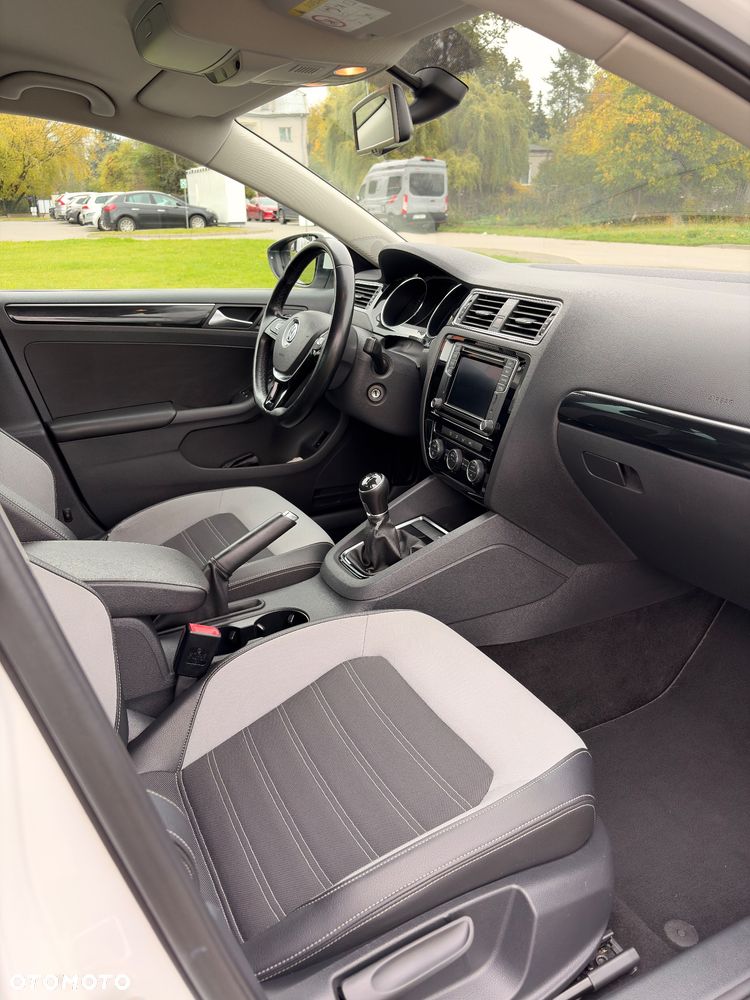 Volkswagen Jetta - 18