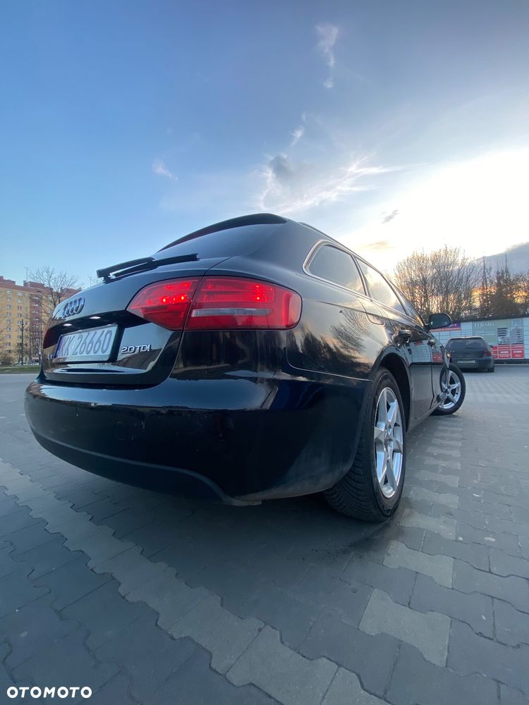 Audi A4 Avant 2.0 TDI - 10