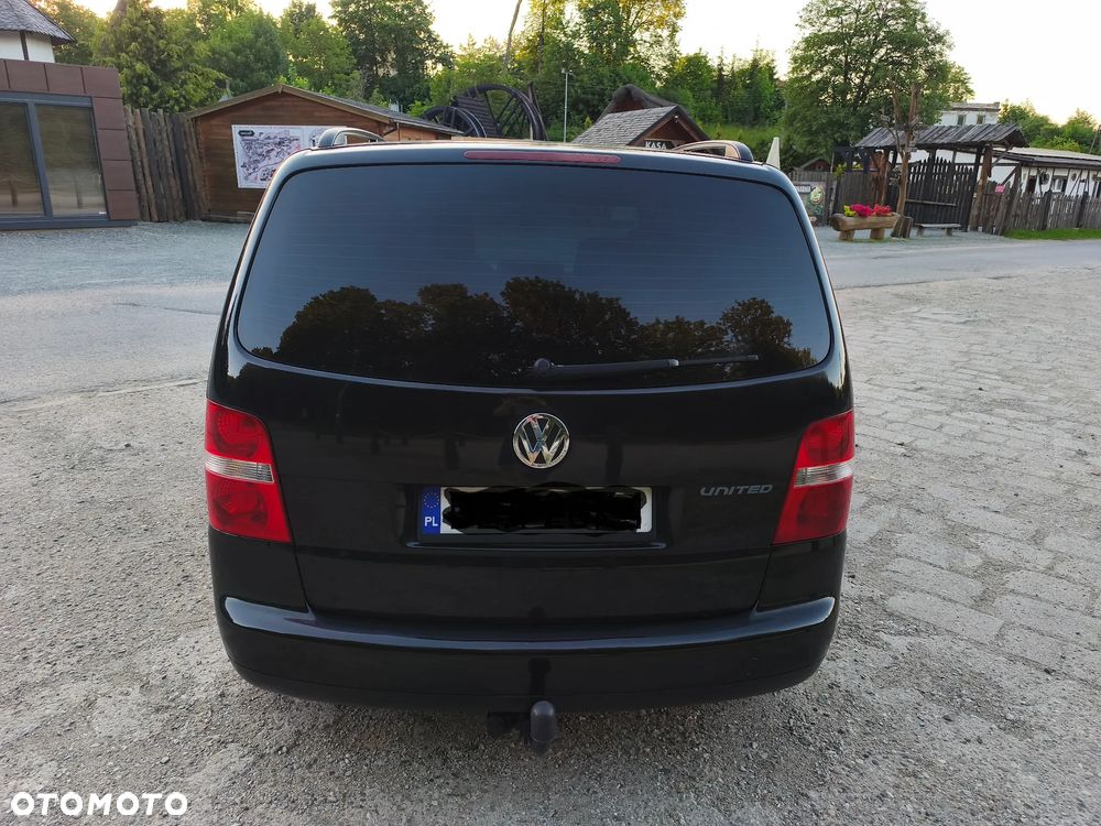 Volkswagen Touran - 4