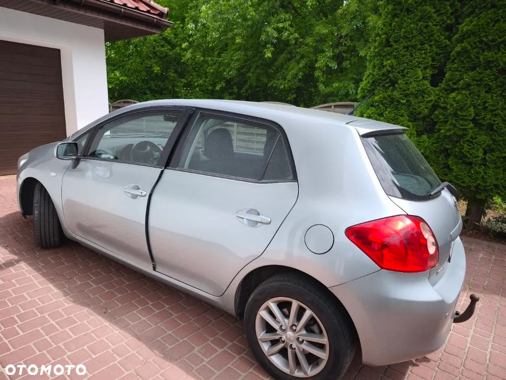Toyota Auris 2.0 D-4D Luna - 1