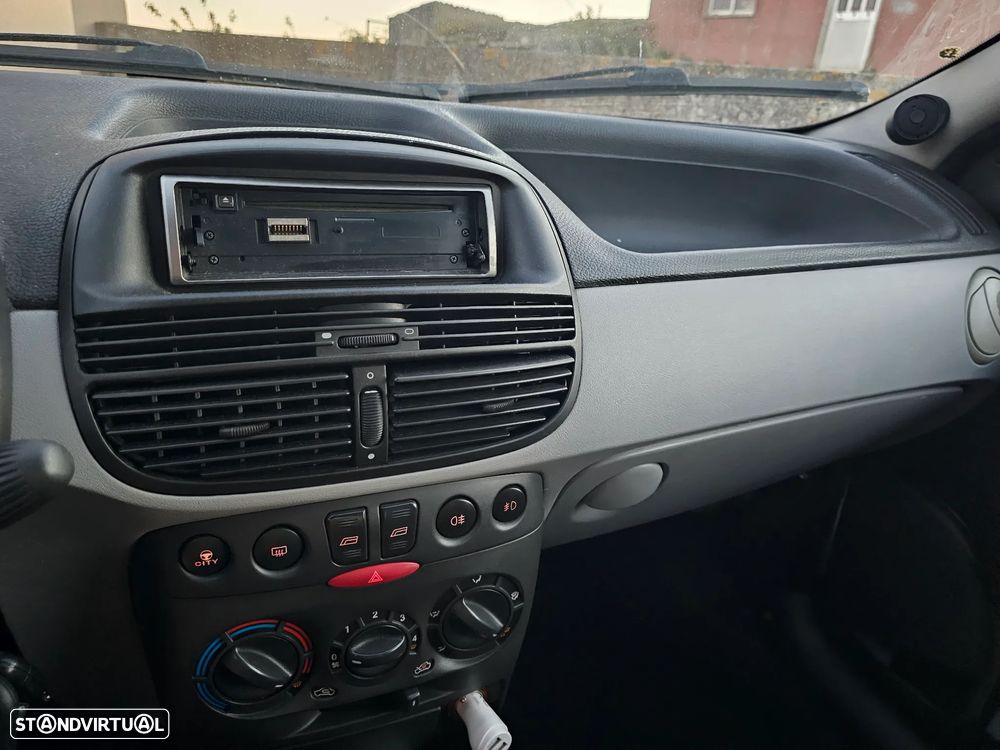 Fiat Punto 1.9 JTD HLX - 9