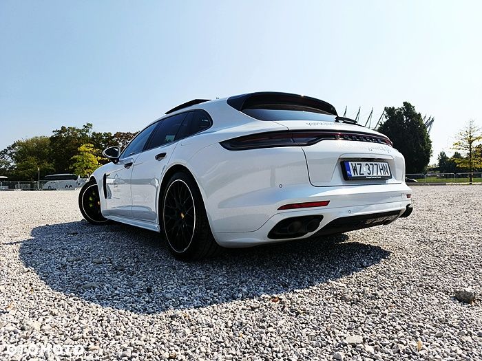 Porsche Panamera 4 E-Hybrid - 7