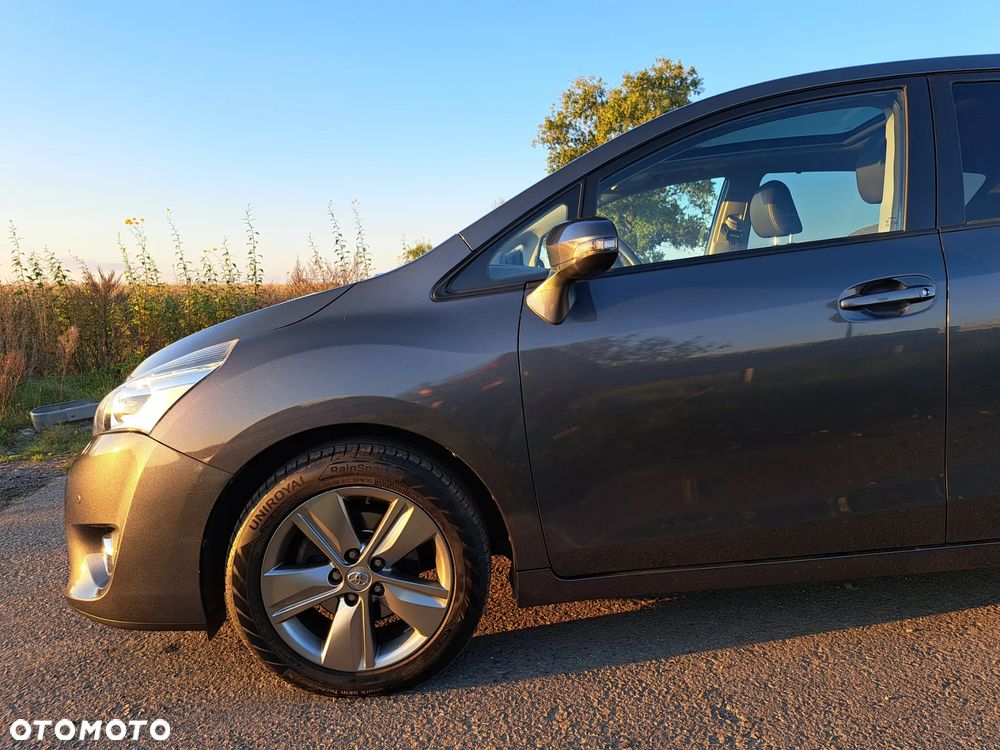 Toyota Verso 1.6 D-4D Prestige - 25