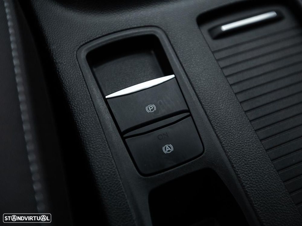 Ford Focus 1.5 TDCi ECOBlue Connected - 17