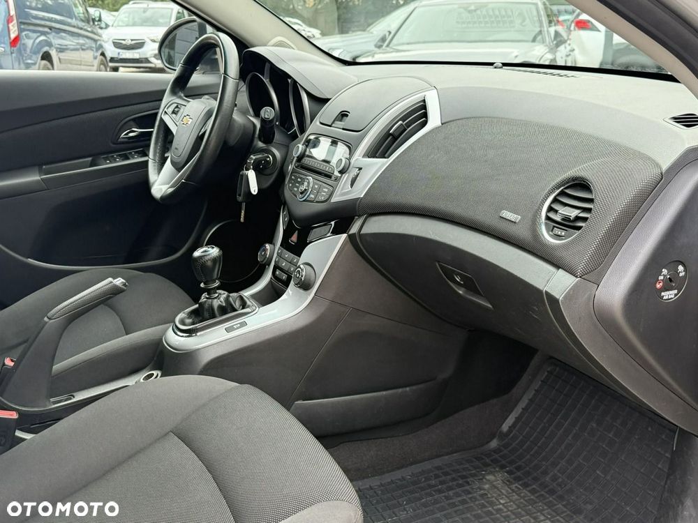 Chevrolet Cruze - 17