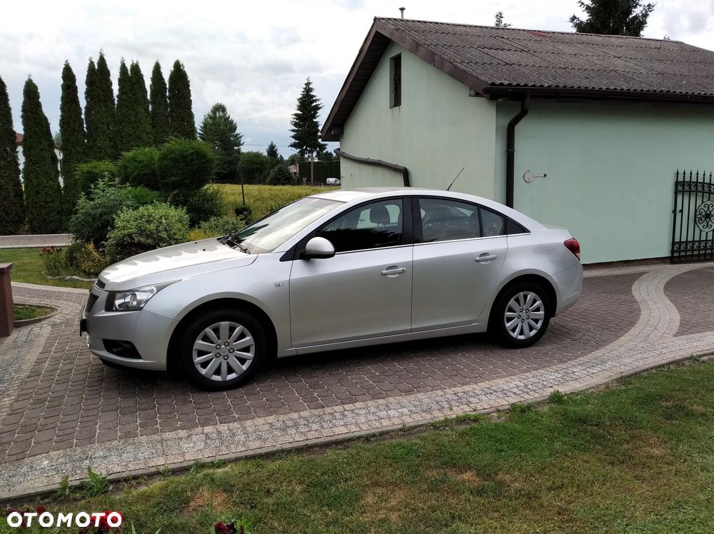 Chevrolet Cruze 1.6 LS - 13