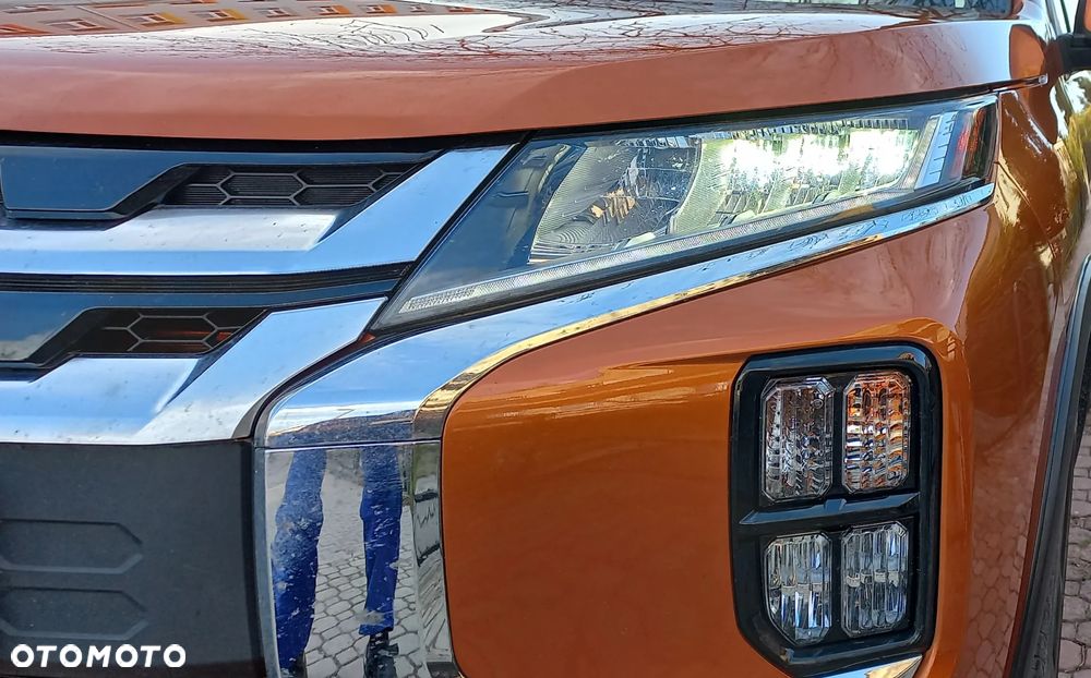 Mitsubishi Outlander - 11