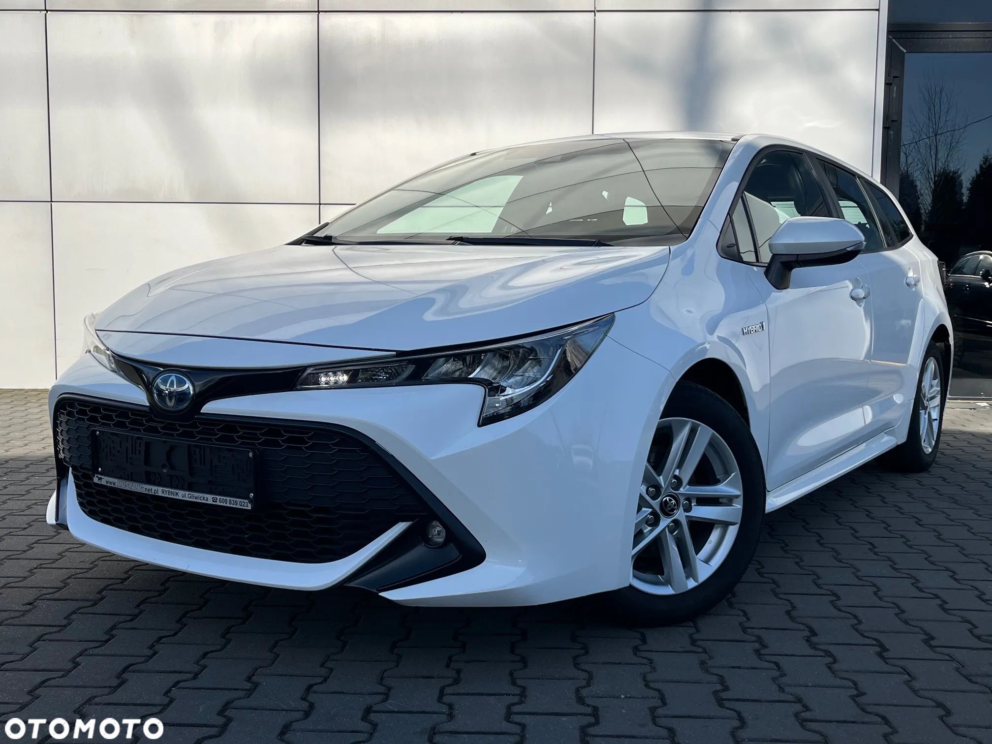 Toyota Corolla 1.8 Hybrid Comfort - 1